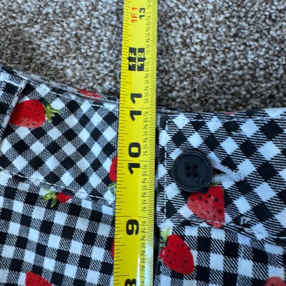 Bagatelle Collection Women's Size 4 High Rise Strawberry Check Shorts 3" Inseam - Picture 8 of 8